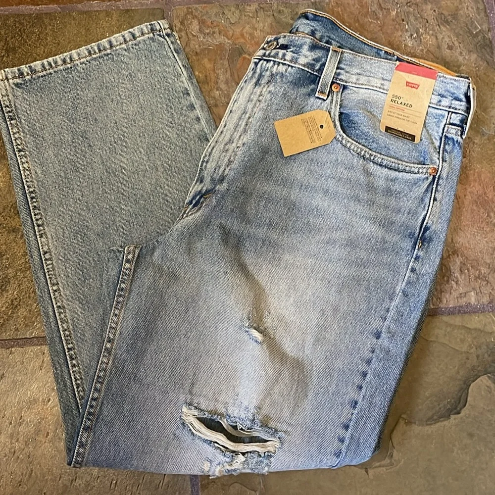 Levi’s 550 RELAXED Distressed Denim Jeans NWT 40/30